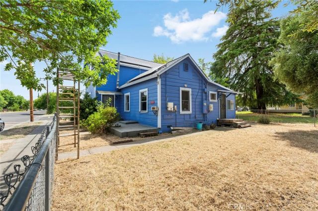 818 6th Avenue, Corning, CA 96021