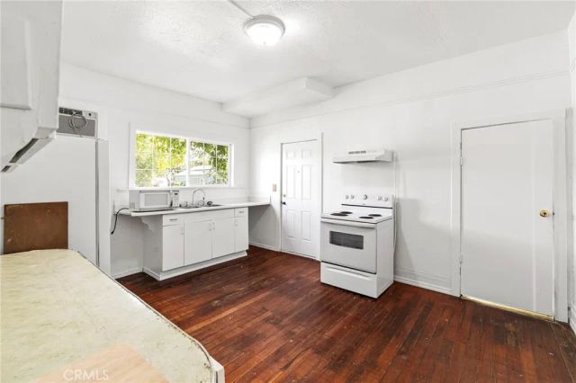 818 6th Avenue, Corning, CA 96021