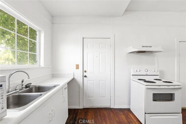 818 6th Avenue, Corning, CA 96021