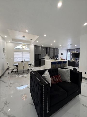 1860 SE 18th Ter, Homestead, FL 33035