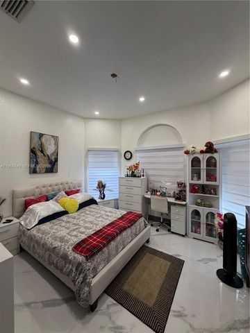 1860 SE 18th Ter, Homestead, FL 33035