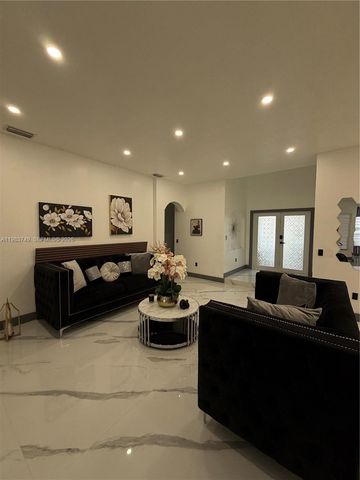 1860 SE 18th Ter, Homestead, FL 33035