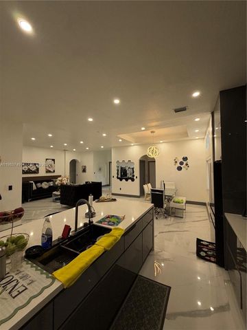 1860 SE 18th Ter, Homestead, FL 33035