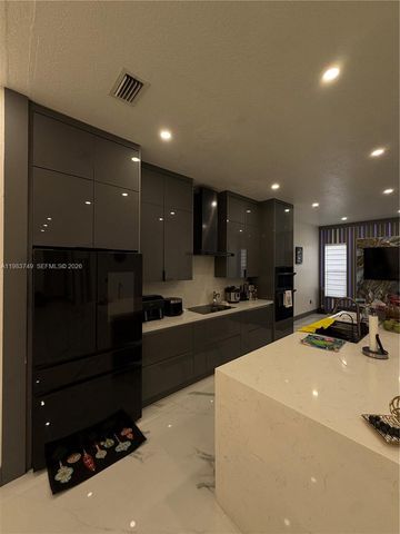 1860 SE 18th Ter, Homestead, FL 33035