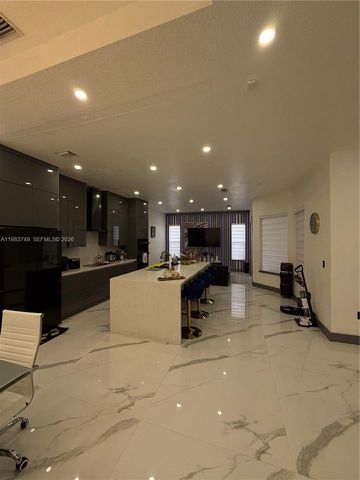 1860 SE 18th Ter, Homestead, FL 33035