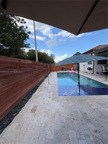 1860 SE 18th Ter, Homestead, FL 33035