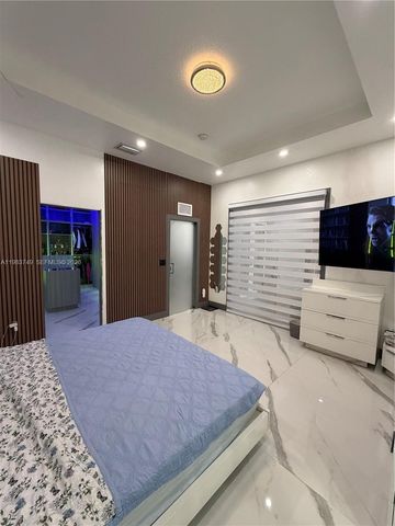 1860 SE 18th Ter, Homestead, FL 33035