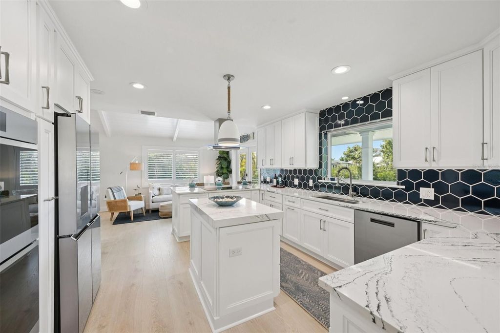 Image 15 of property listing at 316 HAMMOCK CIRCLE, Anna Maria, FL 34216