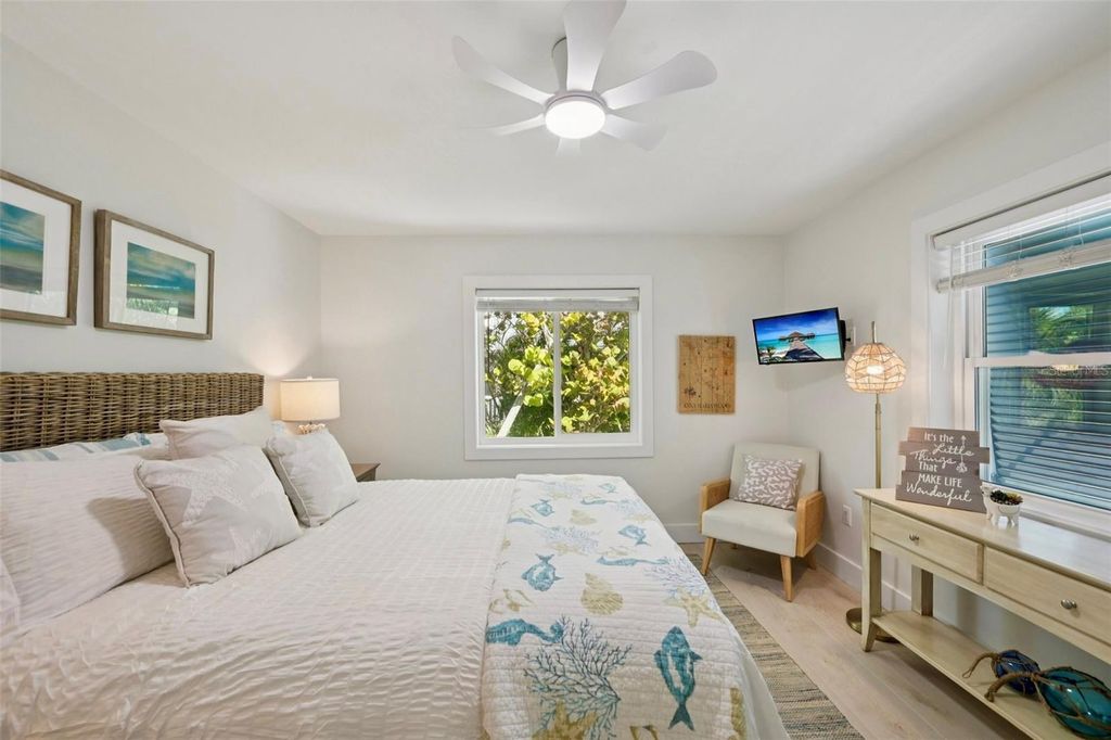 Image 24 of property listing at 316 HAMMOCK CIRCLE, Anna Maria, FL 34216