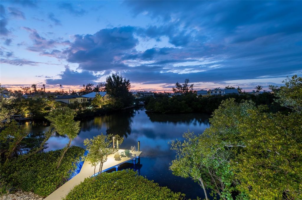 Image 4 of property listing at 316 HAMMOCK CIRCLE, Anna Maria, FL 34216