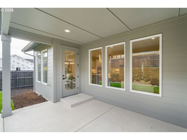 509 W 19TH St, La Center, WA 98629