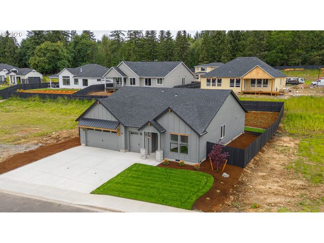 509 W 19TH St, La Center, WA 98629