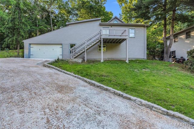 635 Castlewood Drive, Ballwin, MO 63021