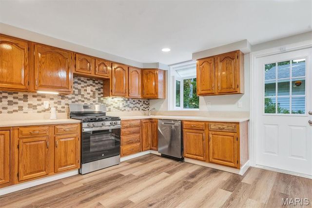 635 Castlewood Drive, Ballwin, MO 63021