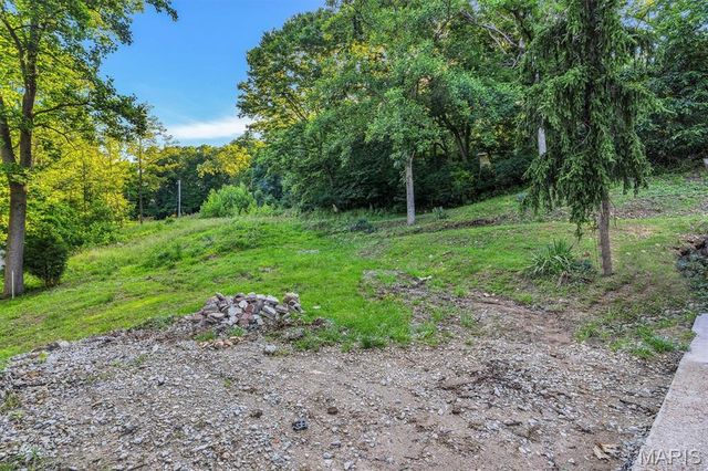 635 Castlewood Drive, Ballwin, MO 63021