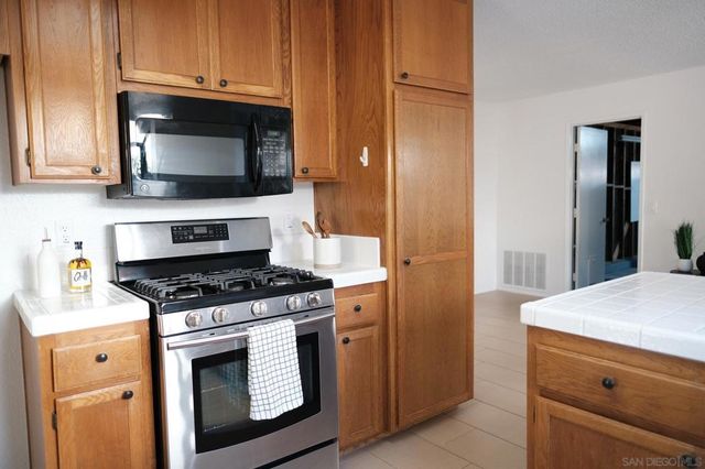 4835 Glenhaven Dr, Oceanside, CA 92056