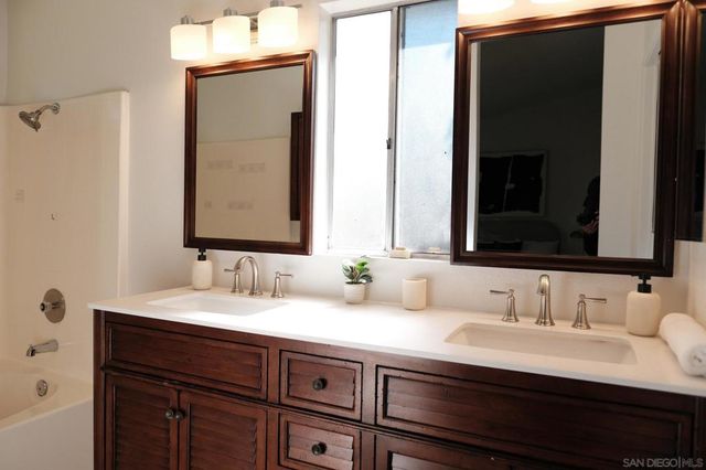 4835 Glenhaven Dr, Oceanside, CA 92056