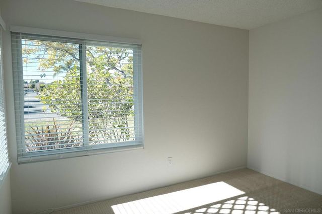 4835 Glenhaven Dr, Oceanside, CA 92056