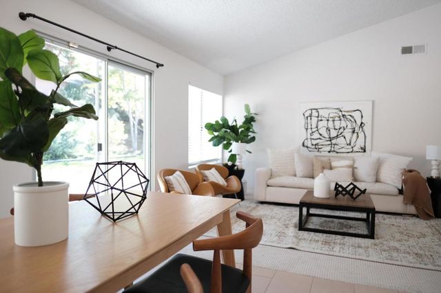 4835 Glenhaven Dr, Oceanside, CA 92056