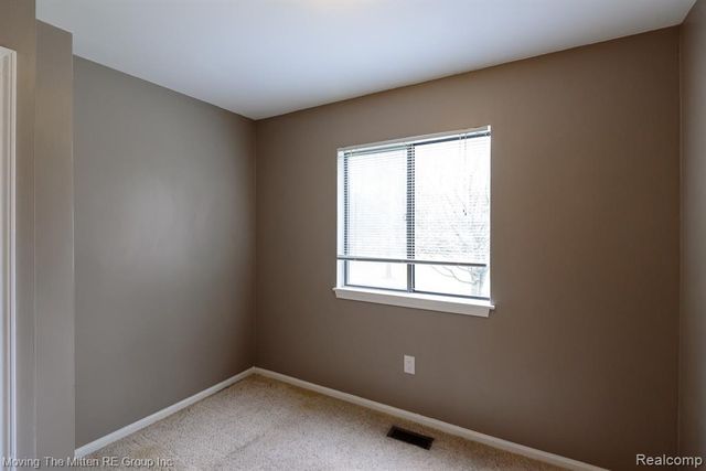 21775 Clemmons Court, Belleville, MI 48111