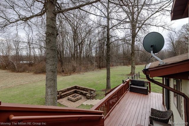 21775 Clemmons Court, Belleville, MI 48111