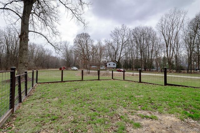 21775 Clemmons Court, Belleville, MI 48111