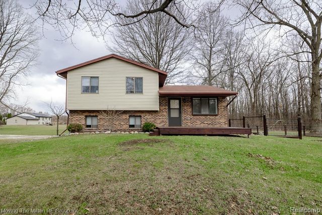 21775 Clemmons Court, Belleville, MI 48111