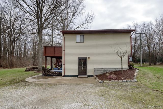 21775 Clemmons Court, Belleville, MI 48111