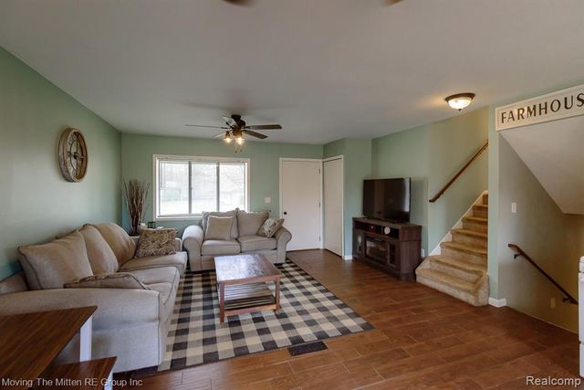 21775 Clemmons Court, Belleville, MI 48111