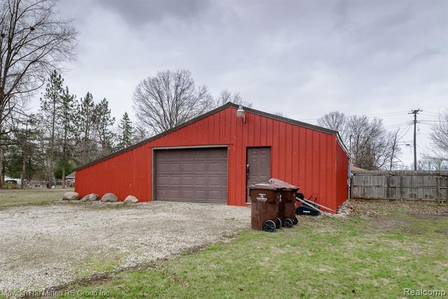 21775 Clemmons Court, Belleville, MI 48111