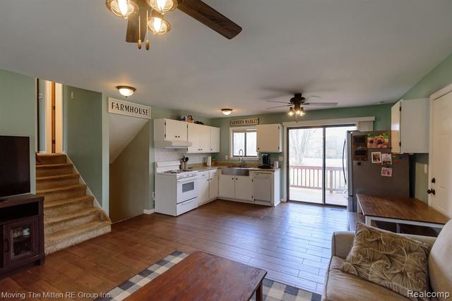 21775 Clemmons Court, Belleville, MI 48111