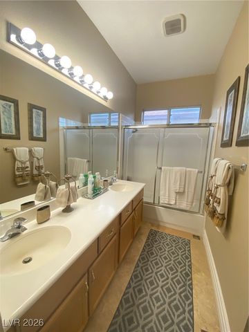 8540 West Gilmore Avenue, Las Vegas, NV 89129