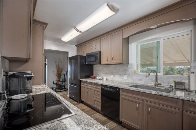 1566 Heather, Riverside, CA 92504