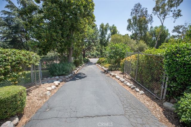 1566 Heather, Riverside, CA 92504