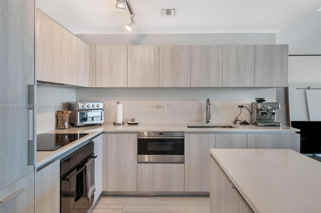 3131 NE 7th Ave 3605, Miami, FL 33137