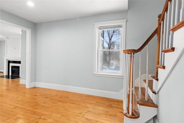 32 Pilgrim Avenue, Coventry, RI 02816