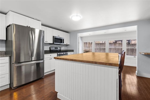 32 Pilgrim Avenue, Coventry, RI 02816