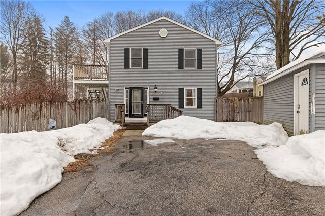 32 Pilgrim Avenue, Coventry, RI 02816