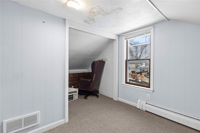 32 Pilgrim Avenue, Coventry, RI 02816