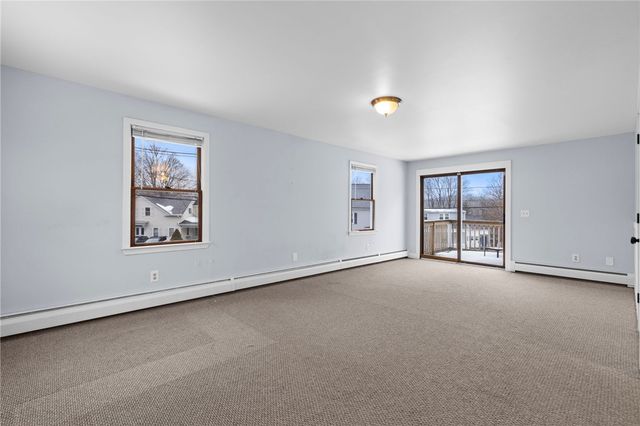 32 Pilgrim Avenue, Coventry, RI 02816