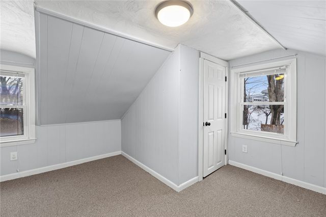 32 Pilgrim Avenue, Coventry, RI 02816