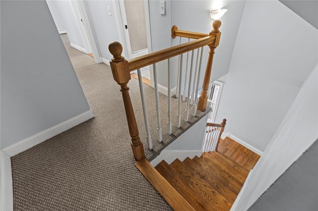 32 Pilgrim Avenue, Coventry, RI 02816