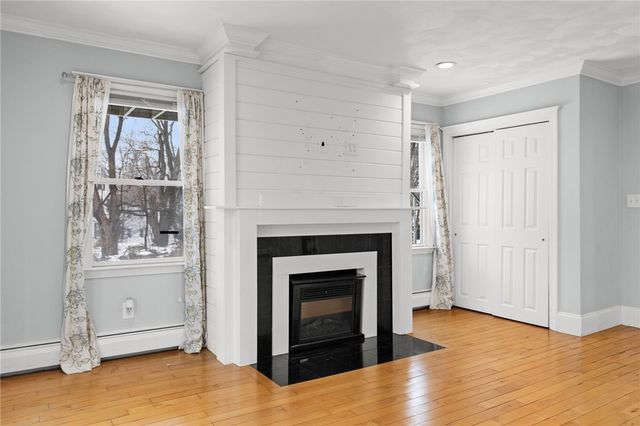 32 Pilgrim Avenue, Coventry, RI 02816