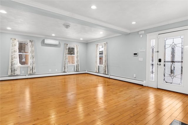 32 Pilgrim Avenue, Coventry, RI 02816