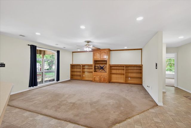 6431 Payne Springs Place, Mabank, TX 75156