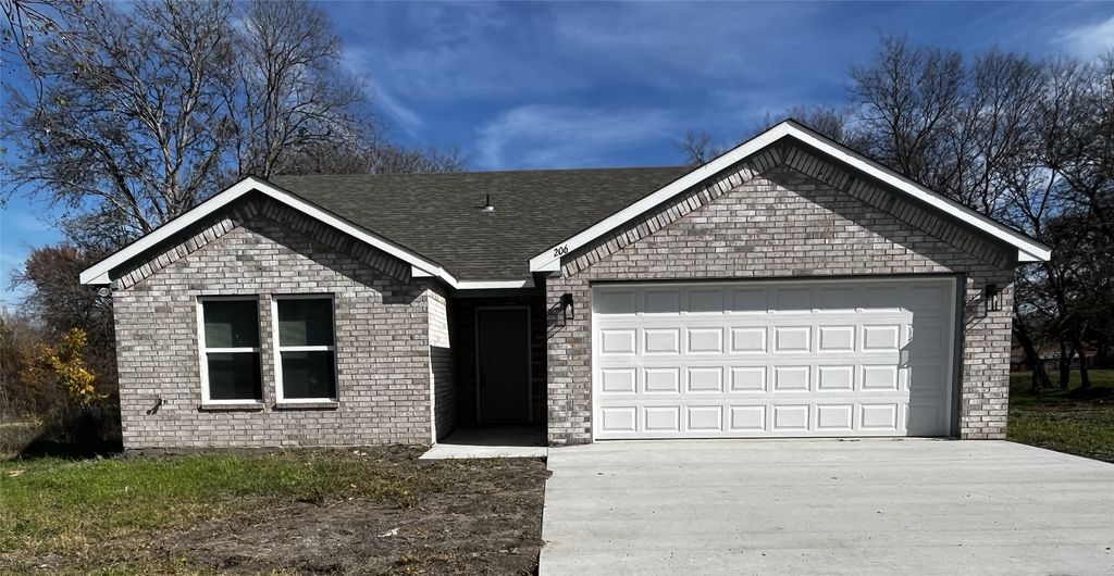 206 White Street, Italy, TX 76651