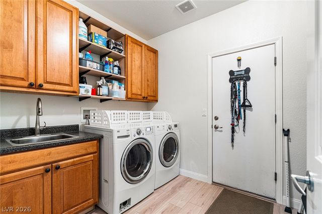 5911 Hansford Ranch Avenue, Las Vegas, NV 89131