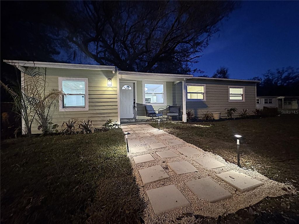 Image 1 of property listing at 903 KING STREET, Plant City, FL 33563