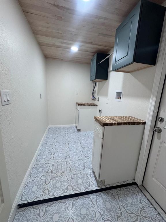 Image 10 of property listing at 903 KING STREET, Plant City, FL 33563