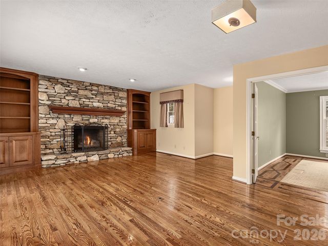 110 Glengary Drive, Flat Rock, NC 28731